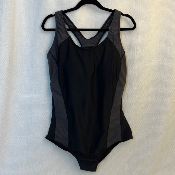 Aqua Eve women’s one‎ pice berthing suit size 20W - Picture 1 of 10